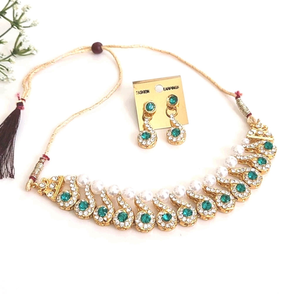 Necklace Set NWOT